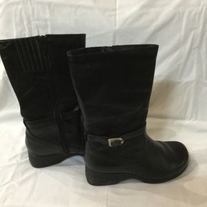 Mid calf  Boots by Perrage